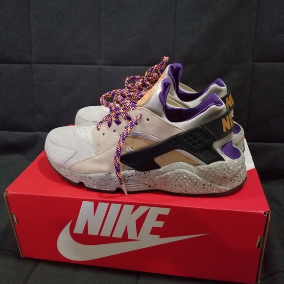 Nike Athletic Shoes - Huarache -Cream, Purple, Black - Picture 3 of 5
